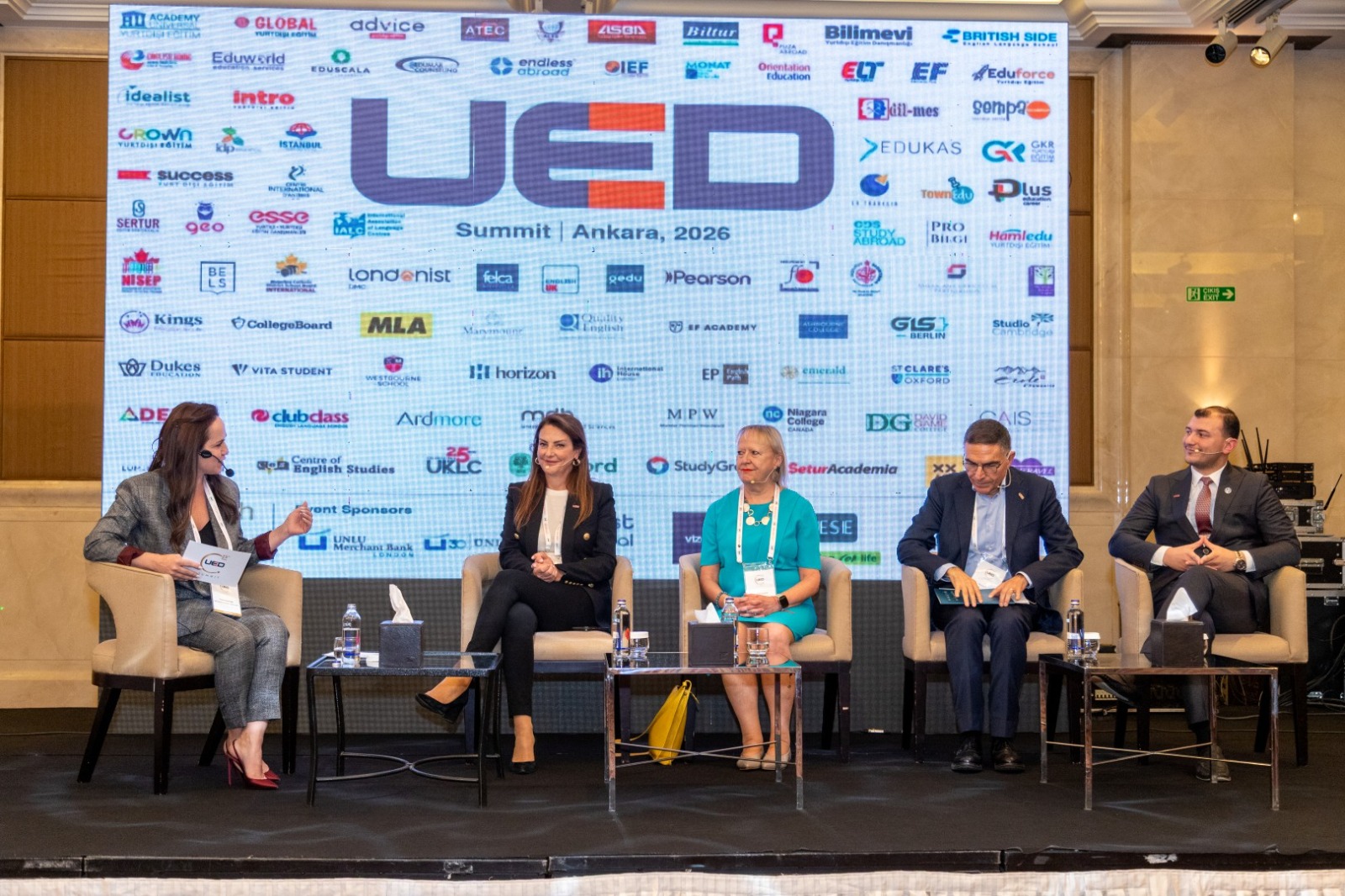 UED Summit 2026 panel oturumu